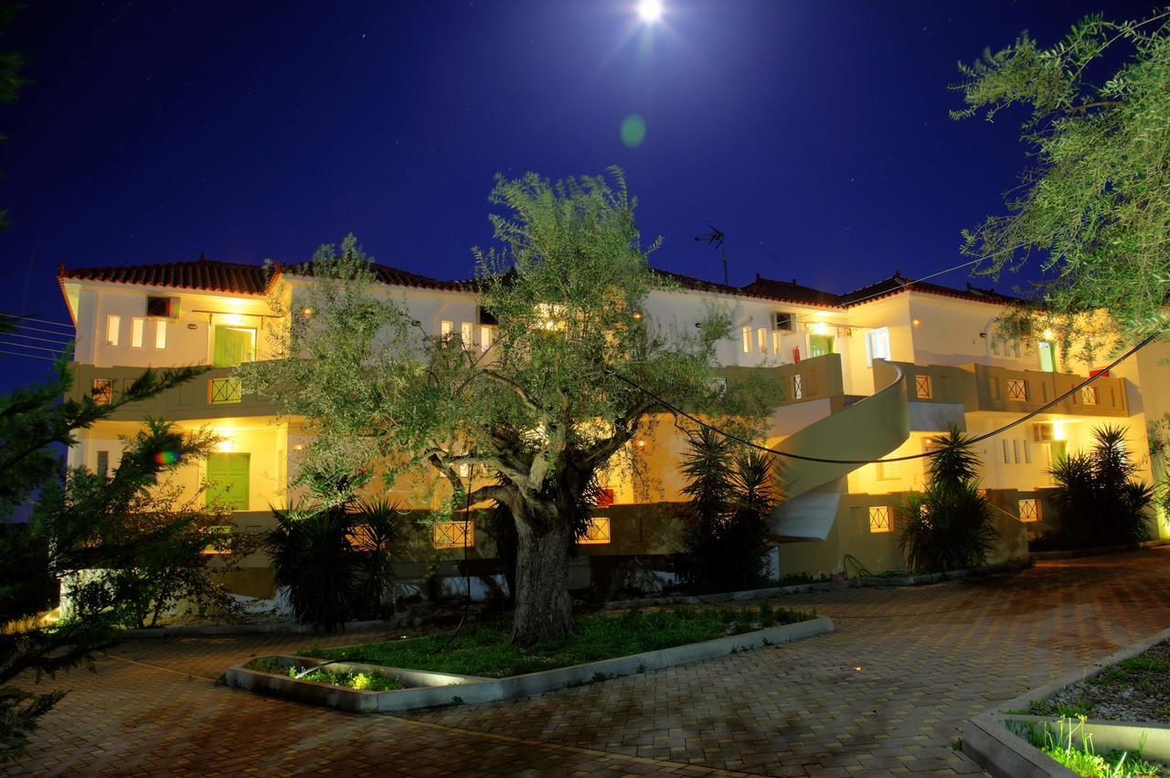 Elaionas Aparthotel Leonidio Exterior photo